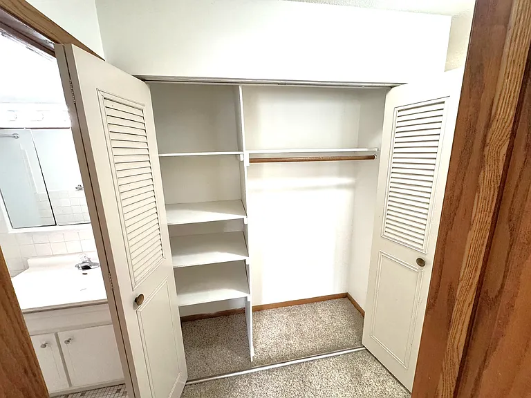 Golfview Apartments — Photo 17