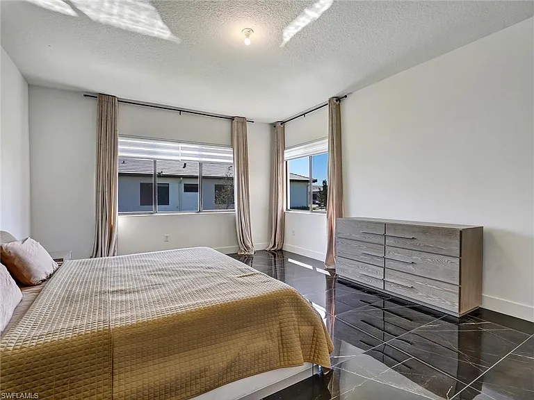 5126 Penella Ave — Photo 21