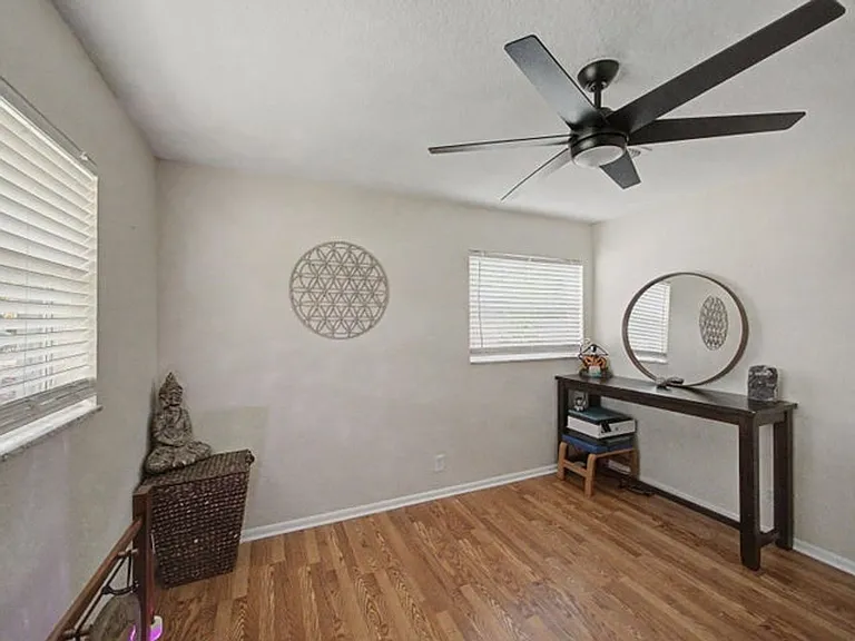 4868 Canal Dr — Photo 7