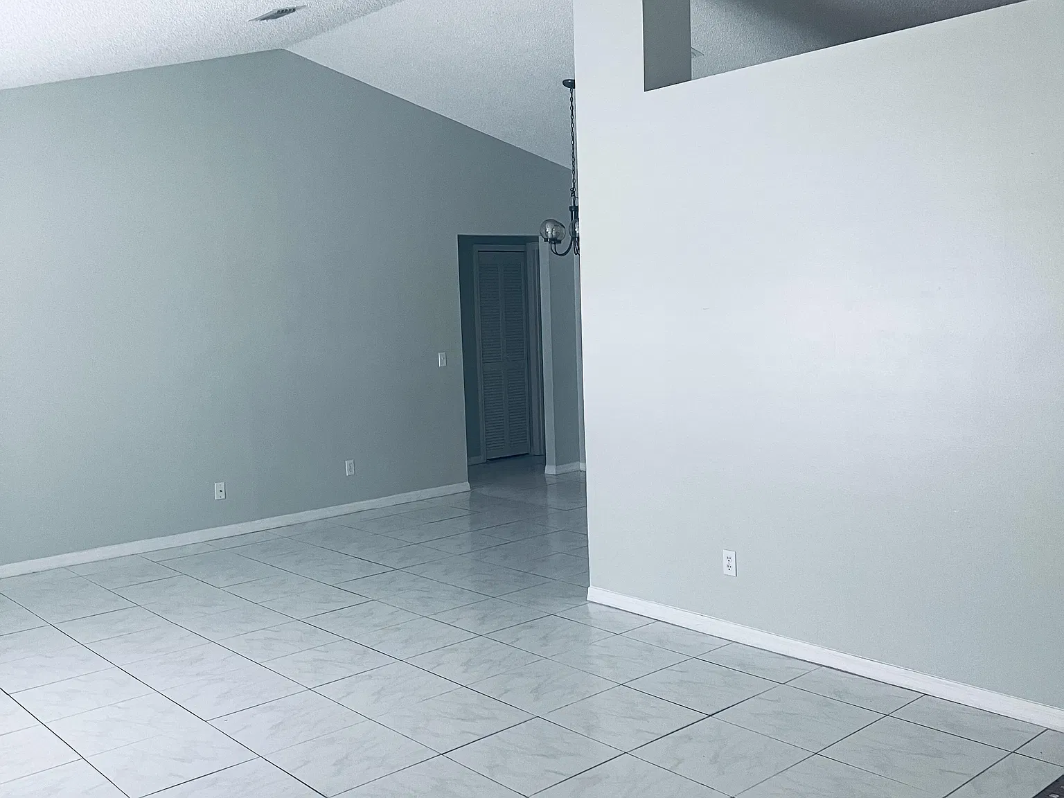 3 bed, 2.0 bath, 1730 sqft, $2,400 — Photo 2