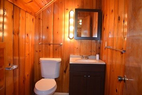 Second bath with new vanity