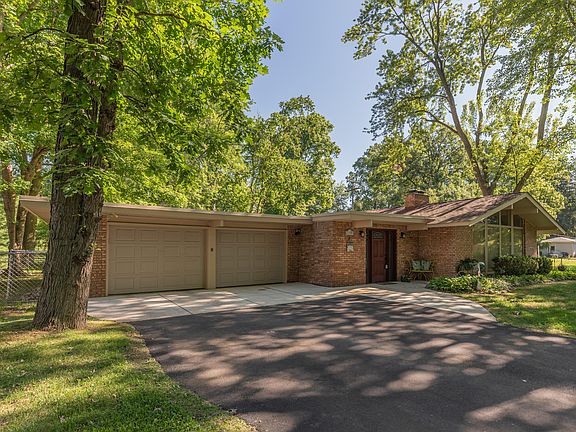 2nd image of 31480 Grove Dr