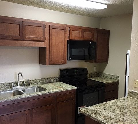 5th image of 3509 Adenmor Ct APT 1B