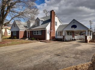 707 N Eisenhower St, Monett, MO 65708