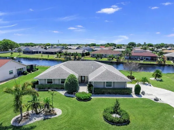 2110 W View Dr, Sun City Center, FL 33573