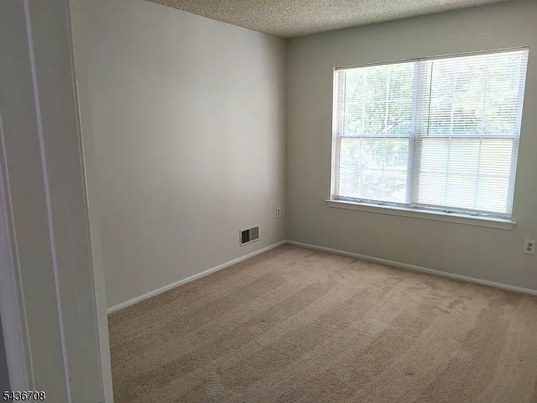 98 Amethyst Way — Photo 13