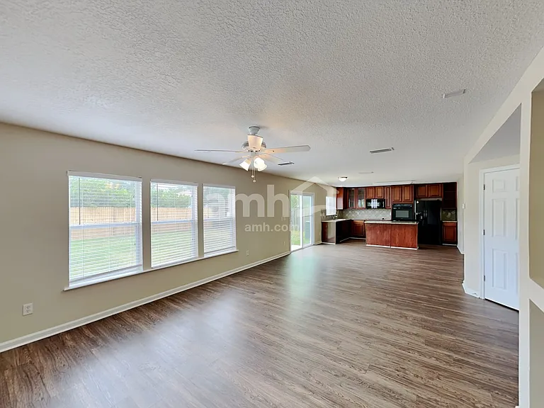 664 Mackenzie Cir — Photo 6