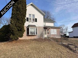 164 S High St, Mayville, WI