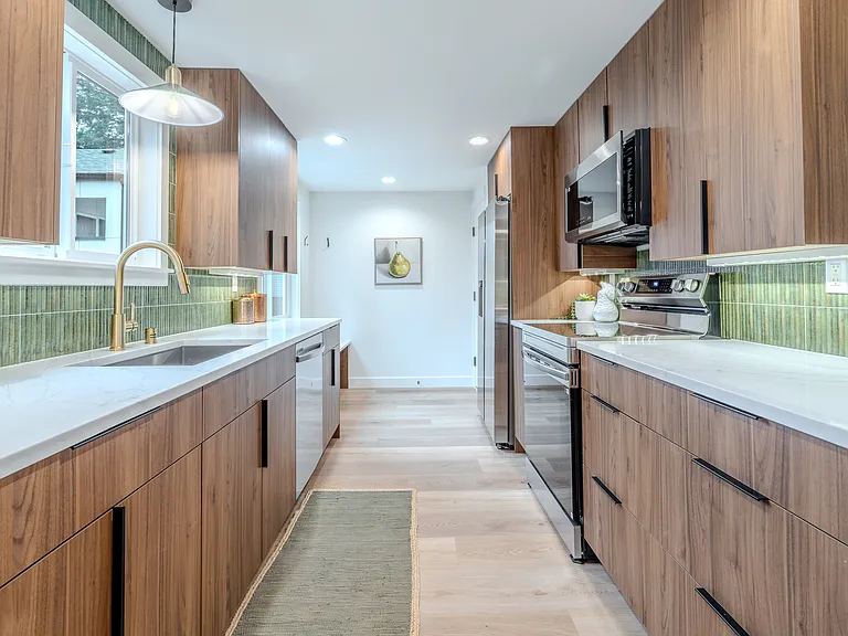 515 NE 123rd St — Photo 37