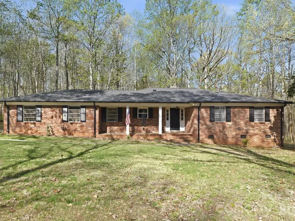 11715 Timber Ridge Rd, Charlotte, NC 28213