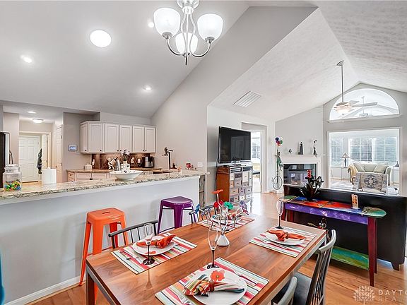 2nd image of 8103 Park Place Cir