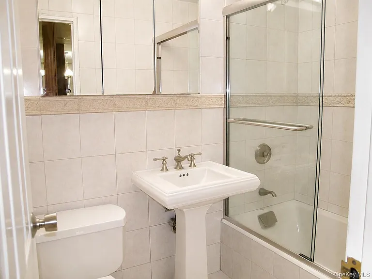 1 Consulate Dr #2C — Photo 7