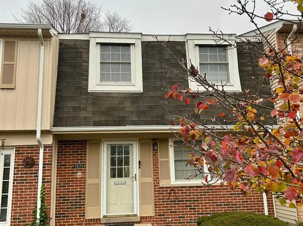 1571 Brentwood Dr, Troy, MI 48098