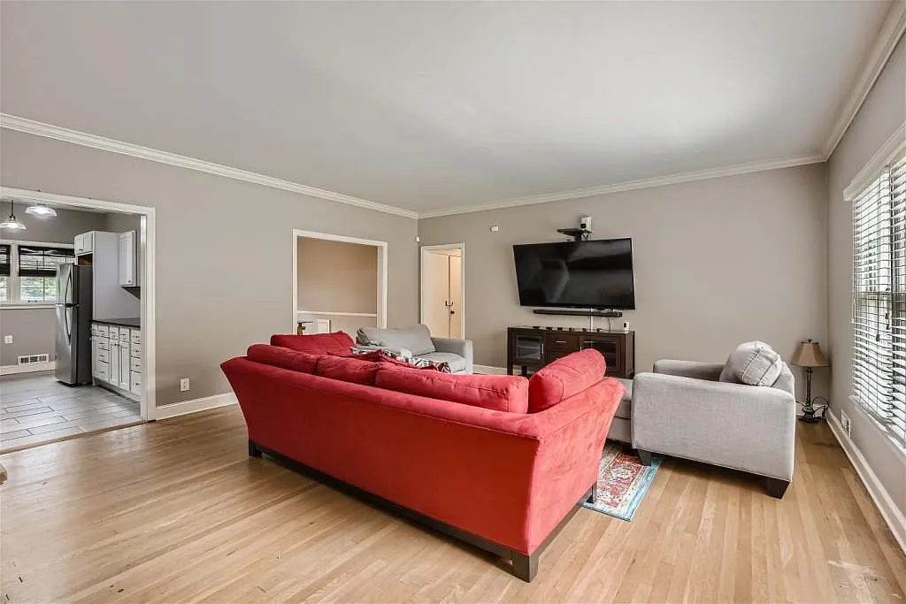 2 bed, 2.0 bath, 1667 sqft, $2,900 — Photo 3