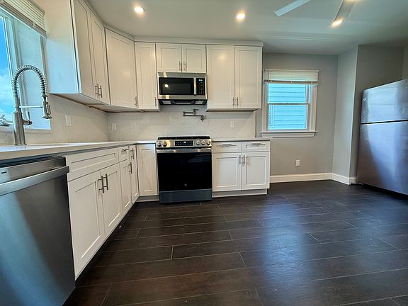 2nd image of 128 Bradford St #2