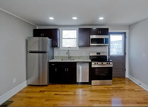13 Hampden St Photo 1