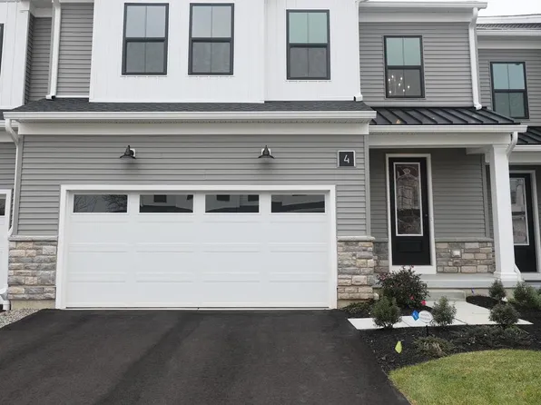 4 Cherry Ln, West Windsor, NJ 08550