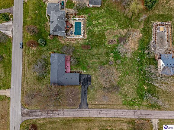 5th image of 275 Canary Dr