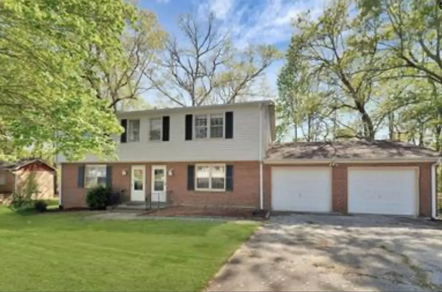3 bed, 2.5 bath, 1400 sqft, $1,595 — Photo 1