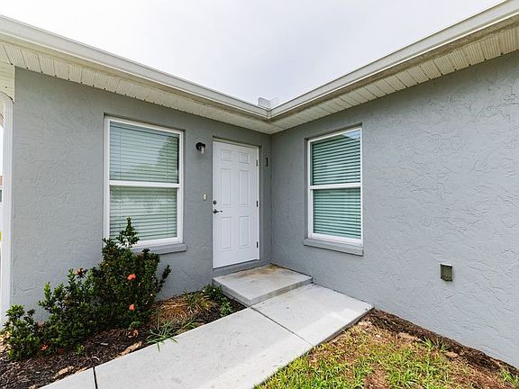 2nd image of 1210 Avenue Z SE #1