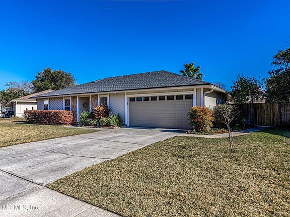 4th image of 11019 Mandarin Station Dr W