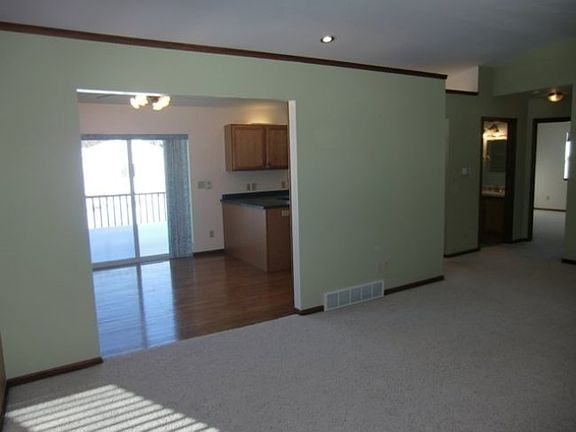 3rd image of 2480 Rainbow Dr