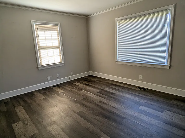 108 Edgeworth St #B — Photo 2