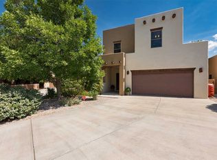 1572 Corte La Canada, Santa Fe, NM 87501
