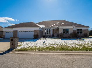 13118 Fountain Ct, Granger, IN 46530