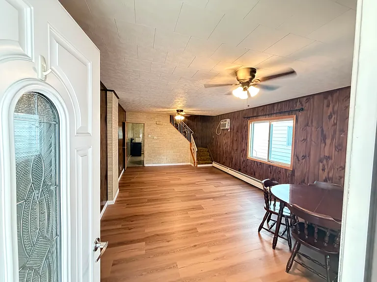 507 E 5th St #1 — Photo 3