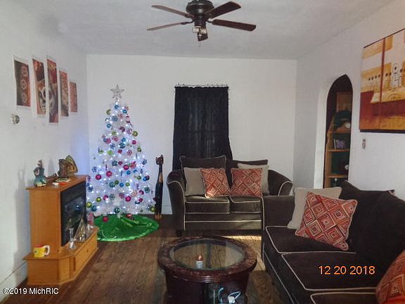 3rd image of 2075 Hatch Ave