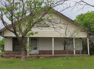 321 S 4th St, Frederick, OK 73542