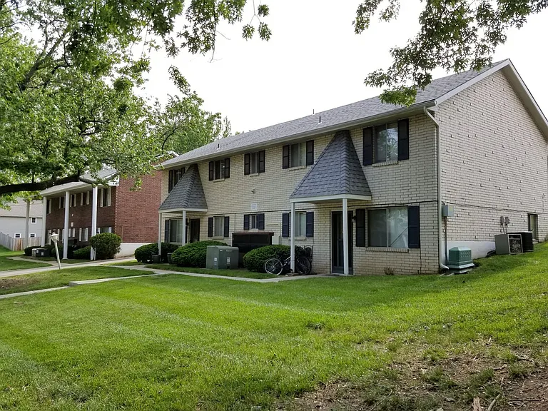 7670 N Euclid Ave — Photo 20