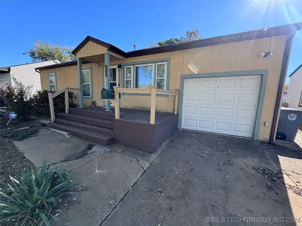 7868 E King St, Tulsa, OK 74115