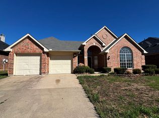 2806 Hammond Dr, Grand Prairie, TX 75052