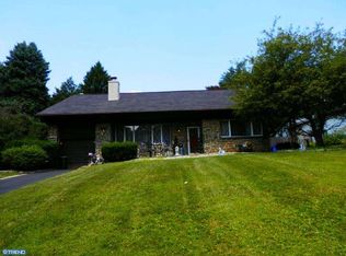 708 Saint Francis Dr, Broomall, PA 19008