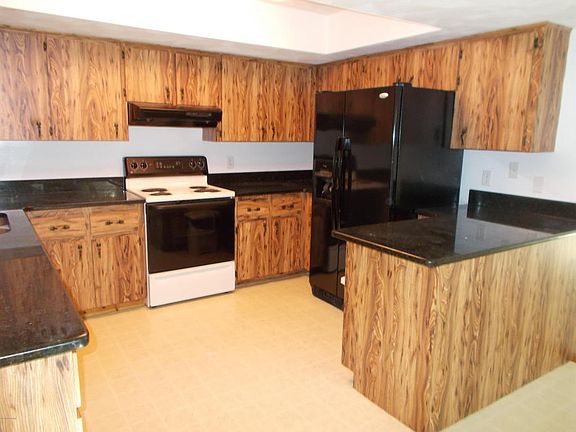 3rd image of 48 Woodlands Blvd