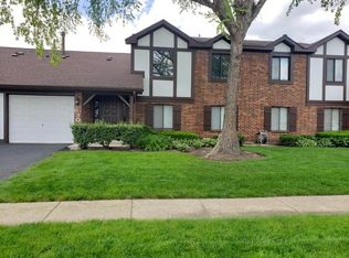 630 Cumberland Trl #2B, Roselle, IL 60172