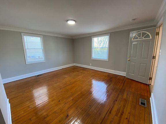 3rd image of 95 Alexandria Pike #2