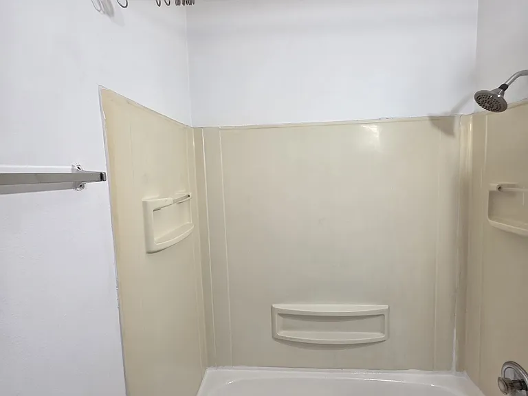 1525 Norway Ln #1B — Photo 3