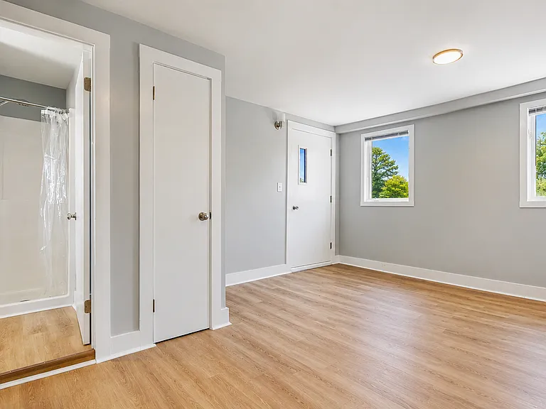 832 Washington St — Photo 16