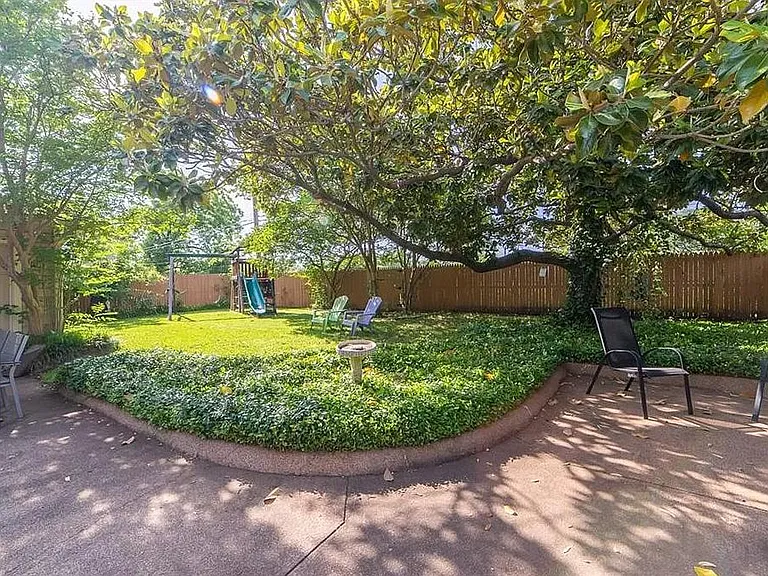 6215 Saratoga Cir — Photo 15