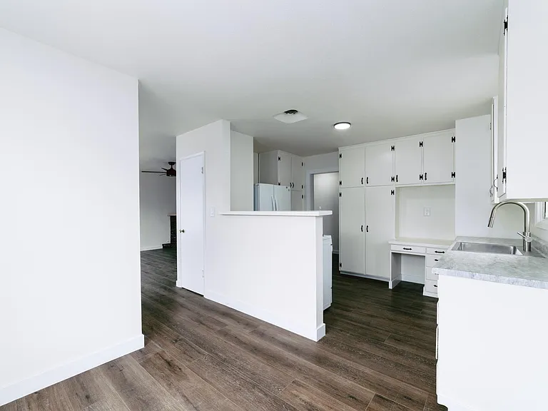 106 James Dr — Photo 7