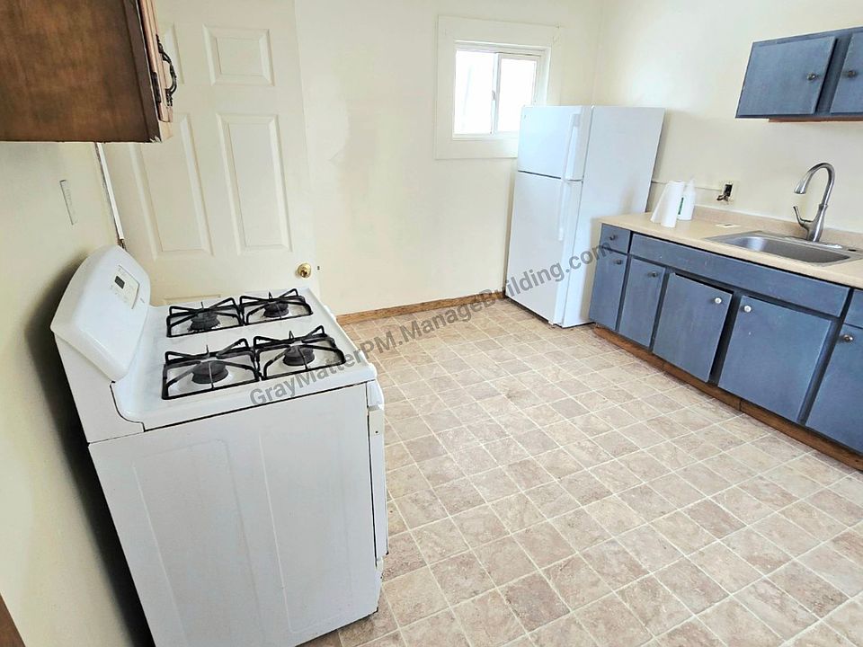1st image of 2223 Peach St #4