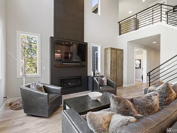 Gas fireplace.  TV and Sonos surround system were professionally installed.  