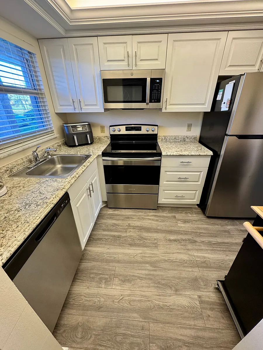 Building Photo - 225 Turtle Lake Ct #110