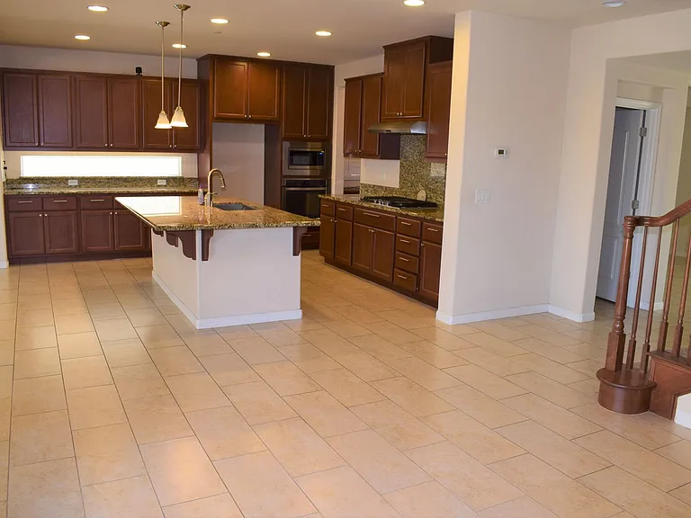 8280 Columbo Cir — Photo 3