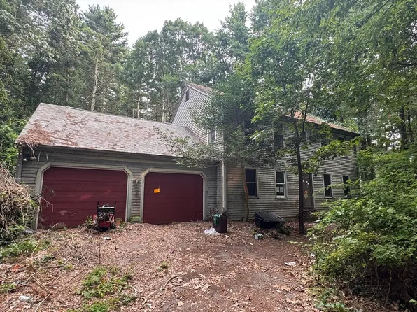 23 Nelson Shore Rd, Lakeville, MA 02347