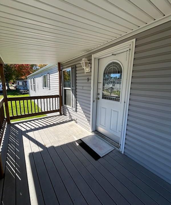 1st image of 5 Rose Dr