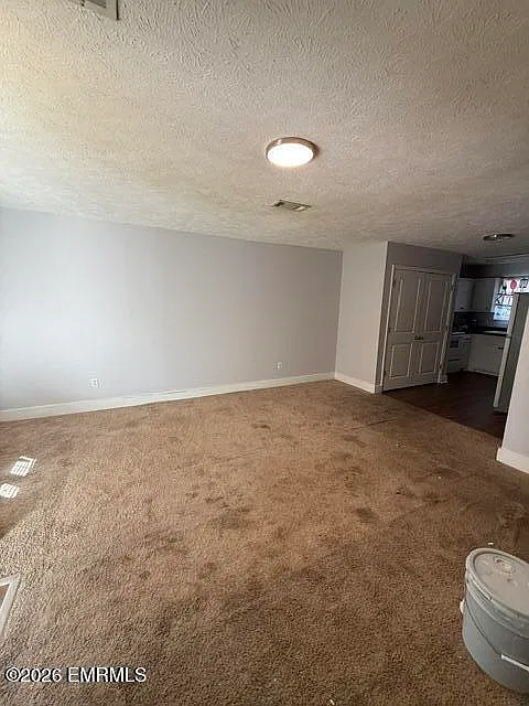 2 bed, 1.0 bath, $750 — Photo 3